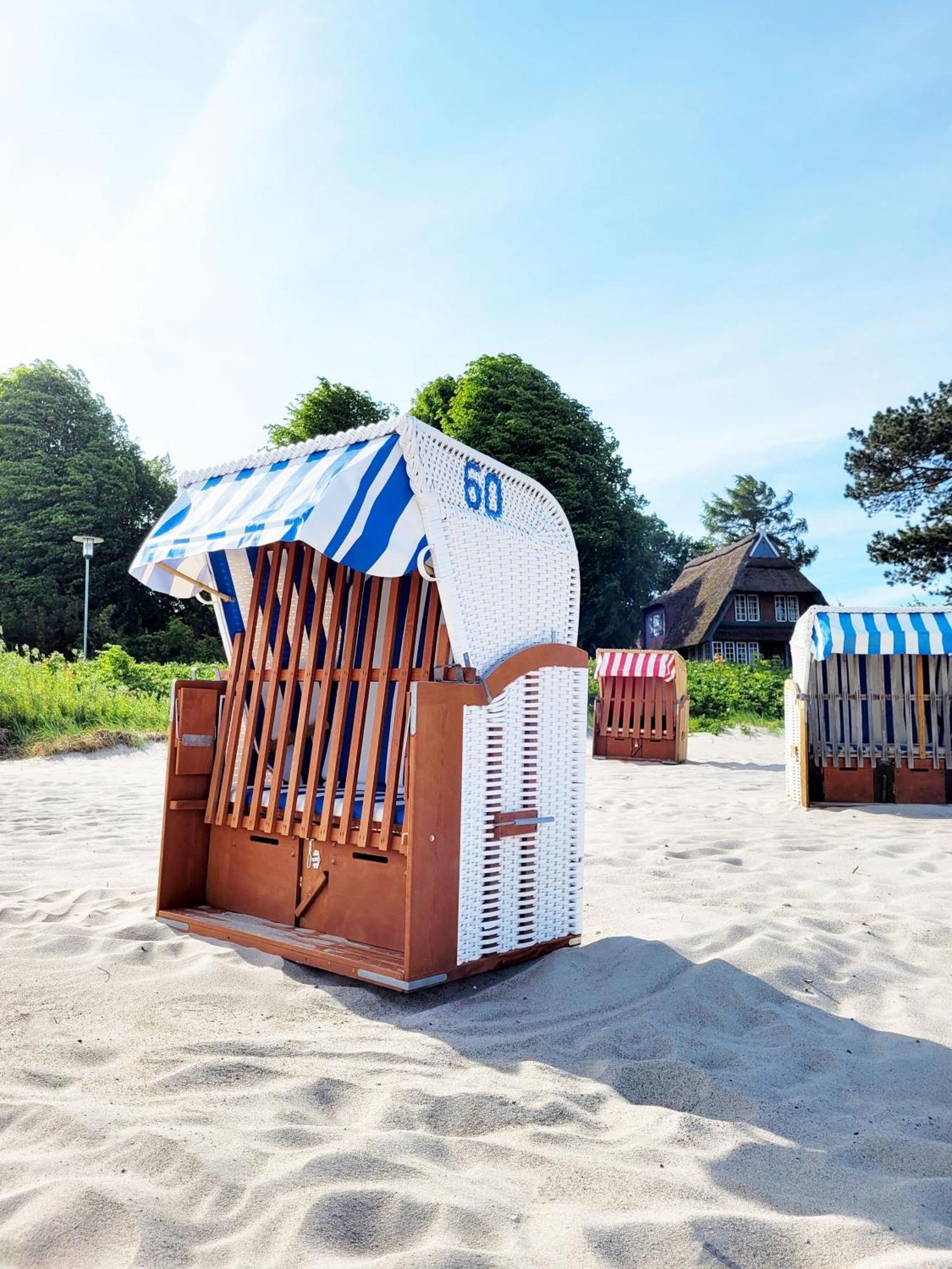 Strandnahe & Hochwertige Ferienunterkunft, Mit Gartenzugang, Parkplatz Und Fahrradunterstellplatz Scharbeutz Exterior photo
